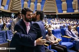 عکس/ بنی‌فاطمه در آغوش میثم مطیعی