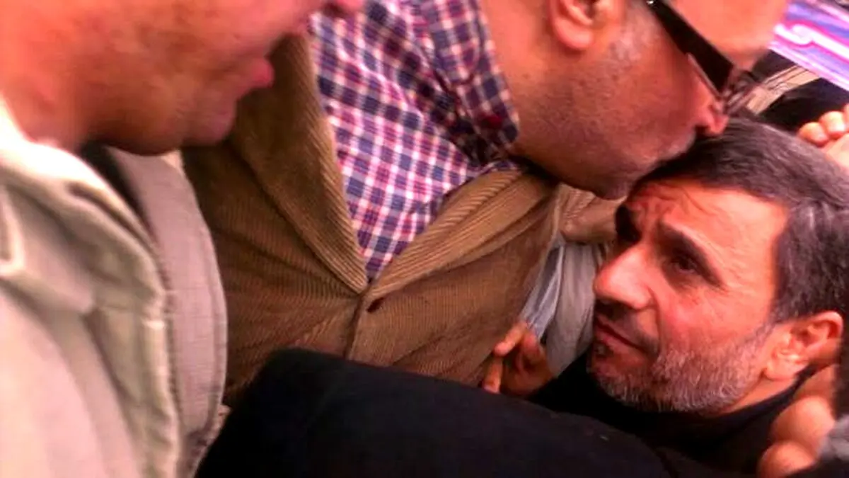 احمدی نژاد بعد از خبر فوت مادرش+عکس