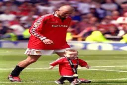 تصویر جالب بکهام و پسرش+ عکس