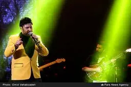 تیپ متفاوت علیزاده در شب کنسرتش/ عکس
