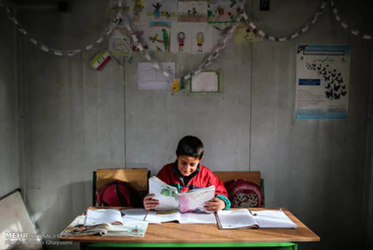 تصاویری از یک مدرسه کانکسی /درس خواندن در فقر و محرومیت