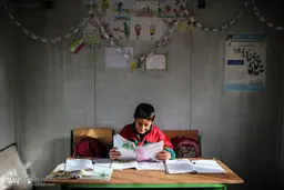 تصاویری از یک مدرسه کانکسی /درس خواندن در فقر و محرومیت