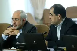 ژست جالب ظریف در جلسه هئیت دولت/عکس