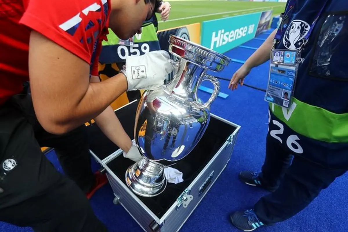 جام قهرمانی به سنت دنیس رسید + عکس