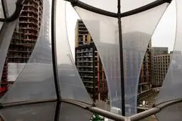ترامپ سفارت ۱.۳ میلیارد دلاری آمریکا در لندن را افتتاح می‌کند + عکس