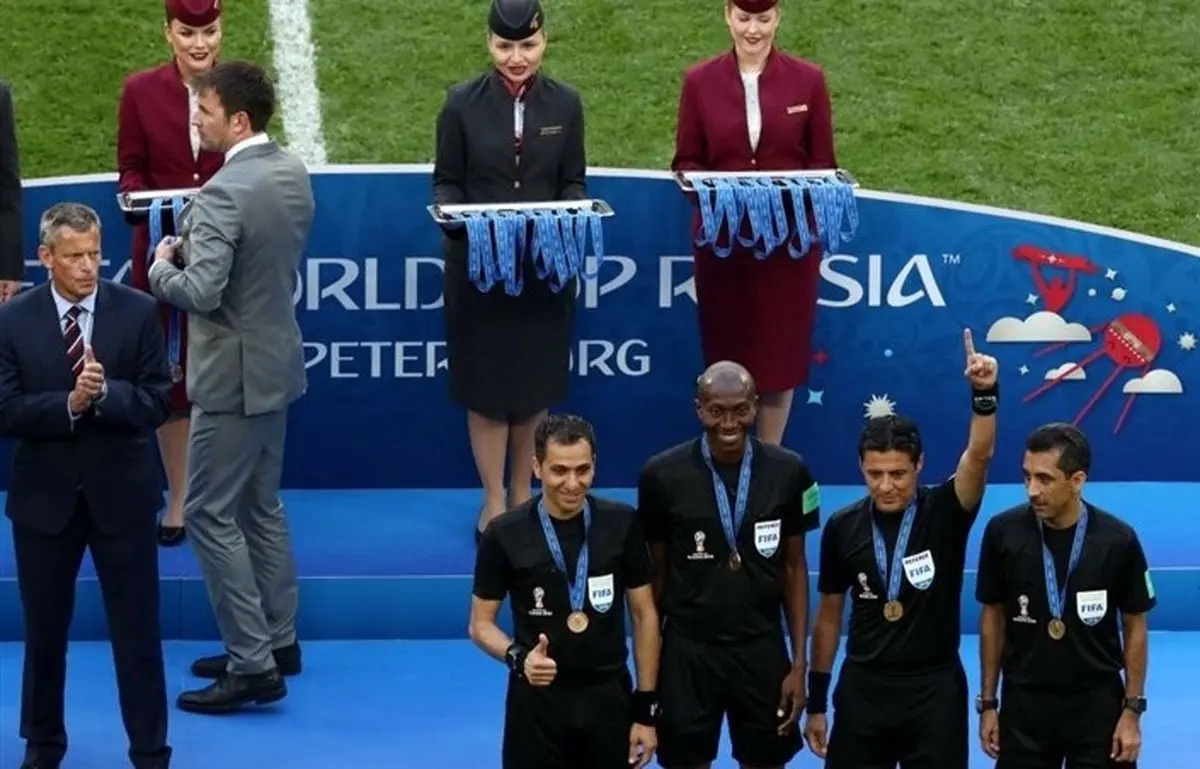 تجلیل از تیم داوری موفق ایران توسط رئیس فیفا + عکس