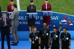 تجلیل از تیم داوری موفق ایران توسط رئیس فیفا + عکس