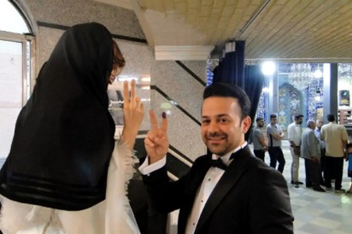 آغاز زندگي مشترك پاي صندوق راي/عکس