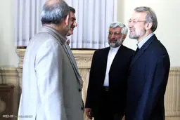 لاریجانی و جلیلی زیر چتر واحد اصول گرایی جمع می‌شوند؟/ علی آقا ؛علامت سوال بزرگ قصه‌های اصولگرایانه