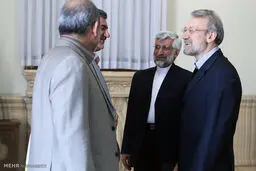 لاریجانی و جلیلی زیر چتر واحد اصول گرایی جمع می‌شوند؟/ علی آقا ؛علامت سوال بزرگ قصه‌های اصولگرایانه