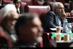 ظریف در جمع مجلس دهمی‌ها/ عکس