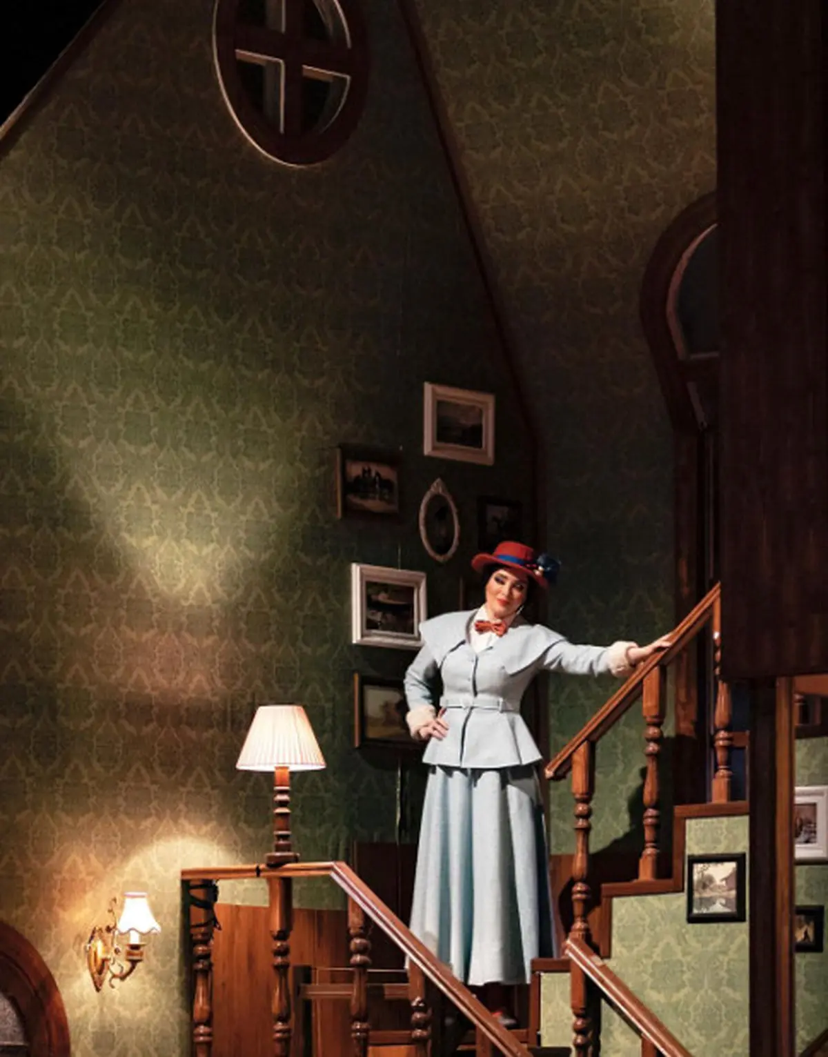 عکس / بهنوش طباطبایی در نمایش مری پاپینز