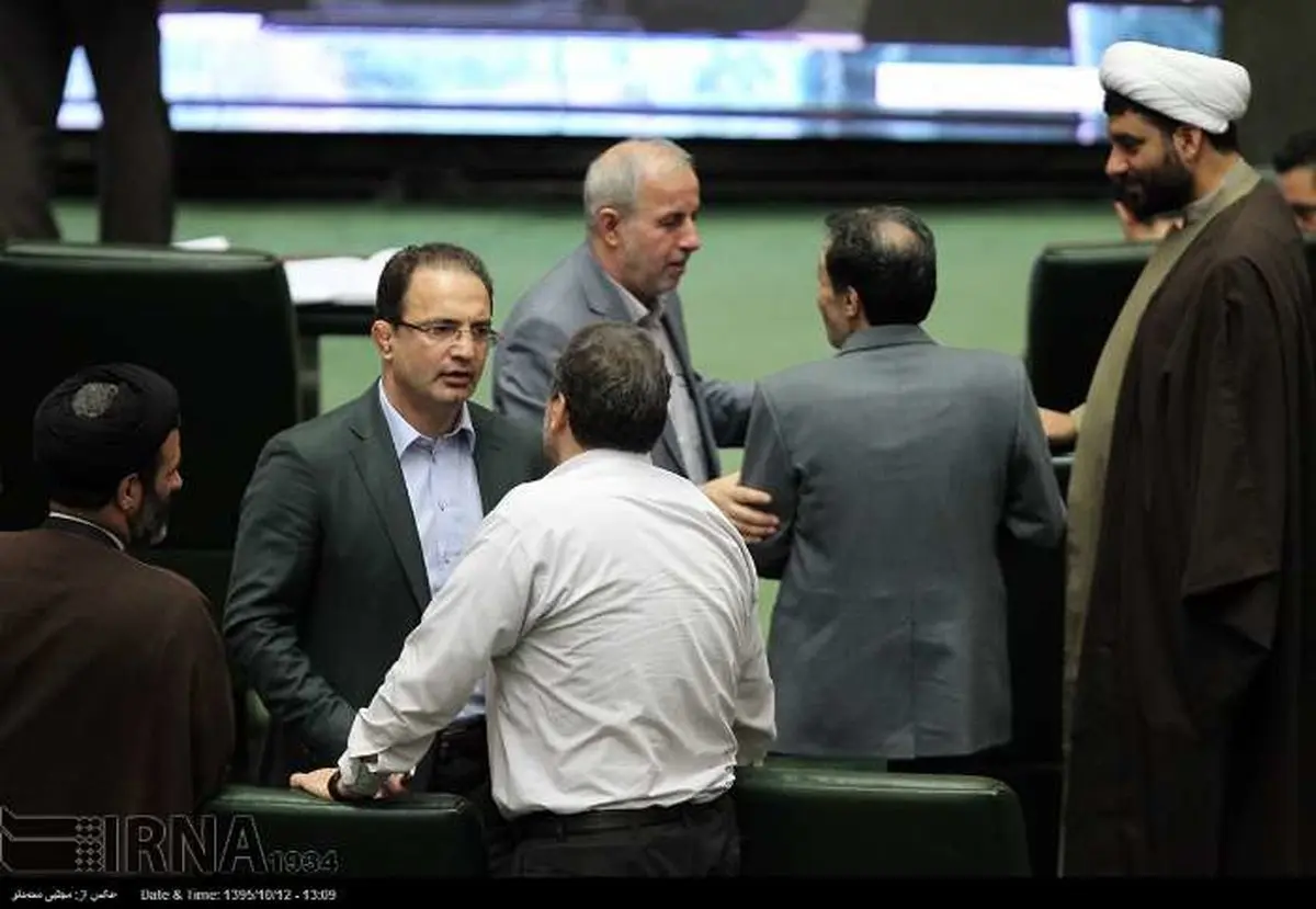 قهرمان سابق کشتی در صحن علنی مجلس/عکس