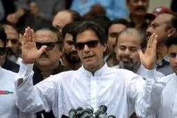 يك روزنامه پاكستانی اعلام كرد: سفر عمران خان به ايران در اول ارديبهشت