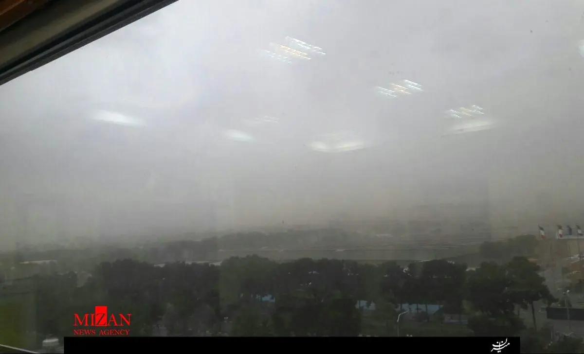 وقوع طوفان و باد شدید در تهران/ اطلاعیه هواپیمایی جمهوری اسلامی ایران/ هشدار هواشناسانی برای ساکنان پایتخت