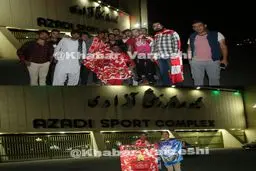 حضور هواداران سرخابی بیرون از ورزشگاه آزادی کمتر از 22 ساعت تا شروع دربی/عکس