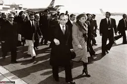 تصاویری از تاریخی‌ترین لحظه انقلاب اسلامی /فرار شاه...