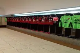 رختكن پرسپولیس پيش از آغاز دربى/عکس