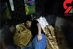 گرفتار شدن در توالت به خاطر آیفون 8! + عکس