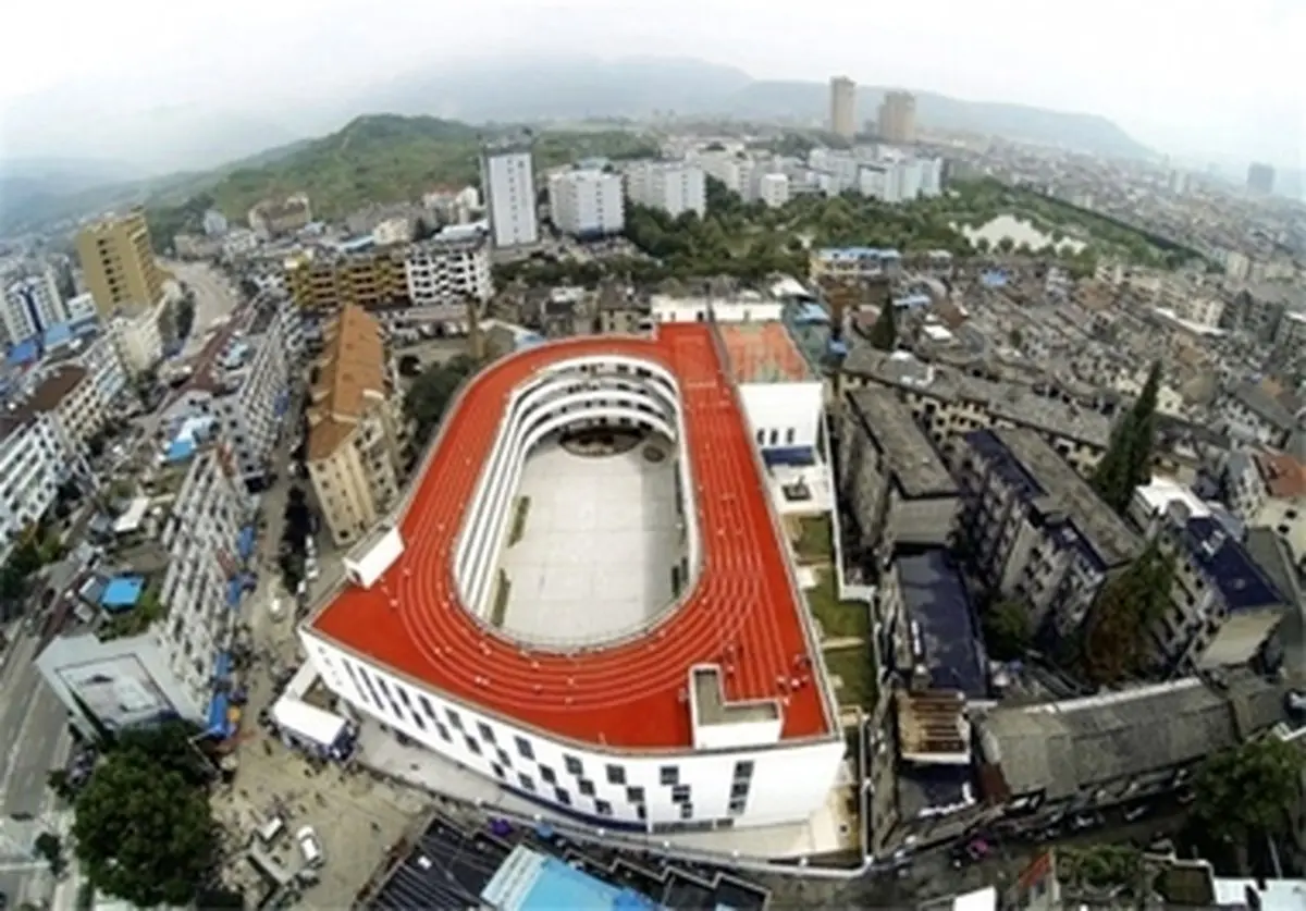 دو و میدانی روی پشت‌بام مدرسه‌ / تصاویر