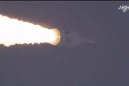 لحظه پرتاب کپسول ناسا به فضا