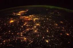 عکس/ نمایی از اروپا در شب از فضا