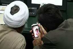 دردسر عکاس‌ها با نمایندگان پرحاشیه؛ از کوچک‌زاده تا قاضی‌پور /دست به یقه شدن با آیین‌نامه داخلی مجلس /ساختمان هرمی شکل بهارستان، خانه ملت است یا خانه نمایندگان؟