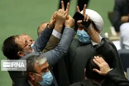 عکس جنجالی از رعایت نکردن دستورالعمل های بهداشتی توسط نمایندگان!