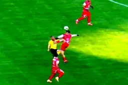 شرح مکالمات تیم داوری در لحظه اخراج گول سیانی!