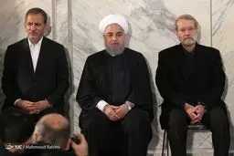 تصویری از حسن روحانی و جهانگیری در مراسم آیت‌الله هاشمی