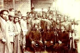 عکس/ستارخان و باقرخان در مهرآباد تهران