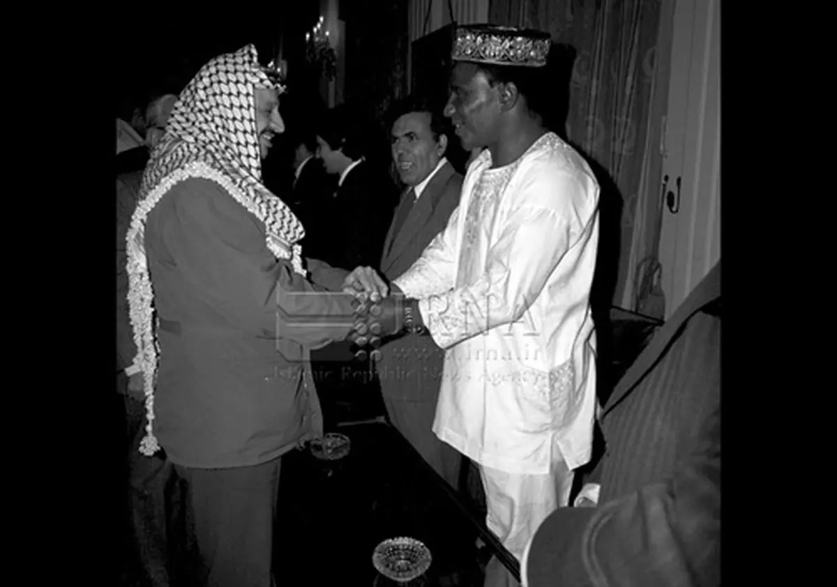 سفر یاسر عرفات به تهران در بهمن 57/ عکس