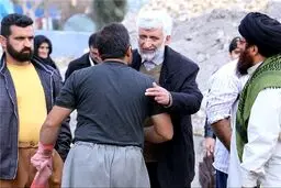 تصاویری از حضور سعید جلیلی در کانکس مردم زلزله زده کرمانشاه
