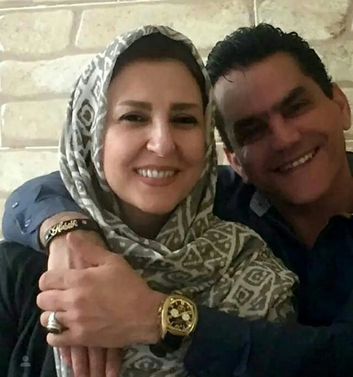 مرجانه گلچین در کنار  برادرش/عکس