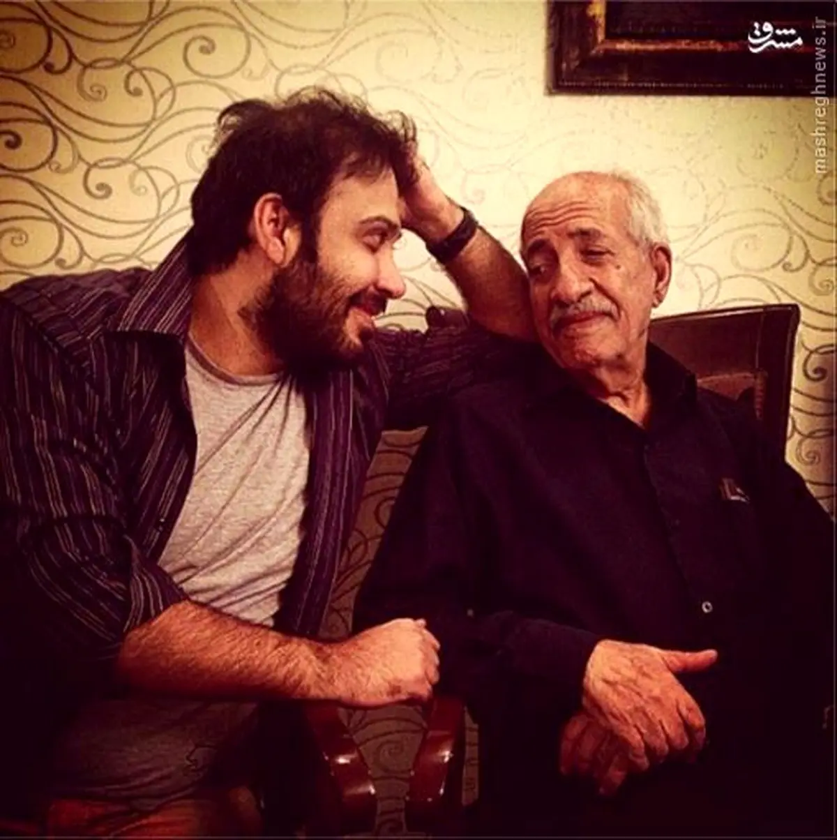 محسن چاوشی در کنار پدرش/ عکس