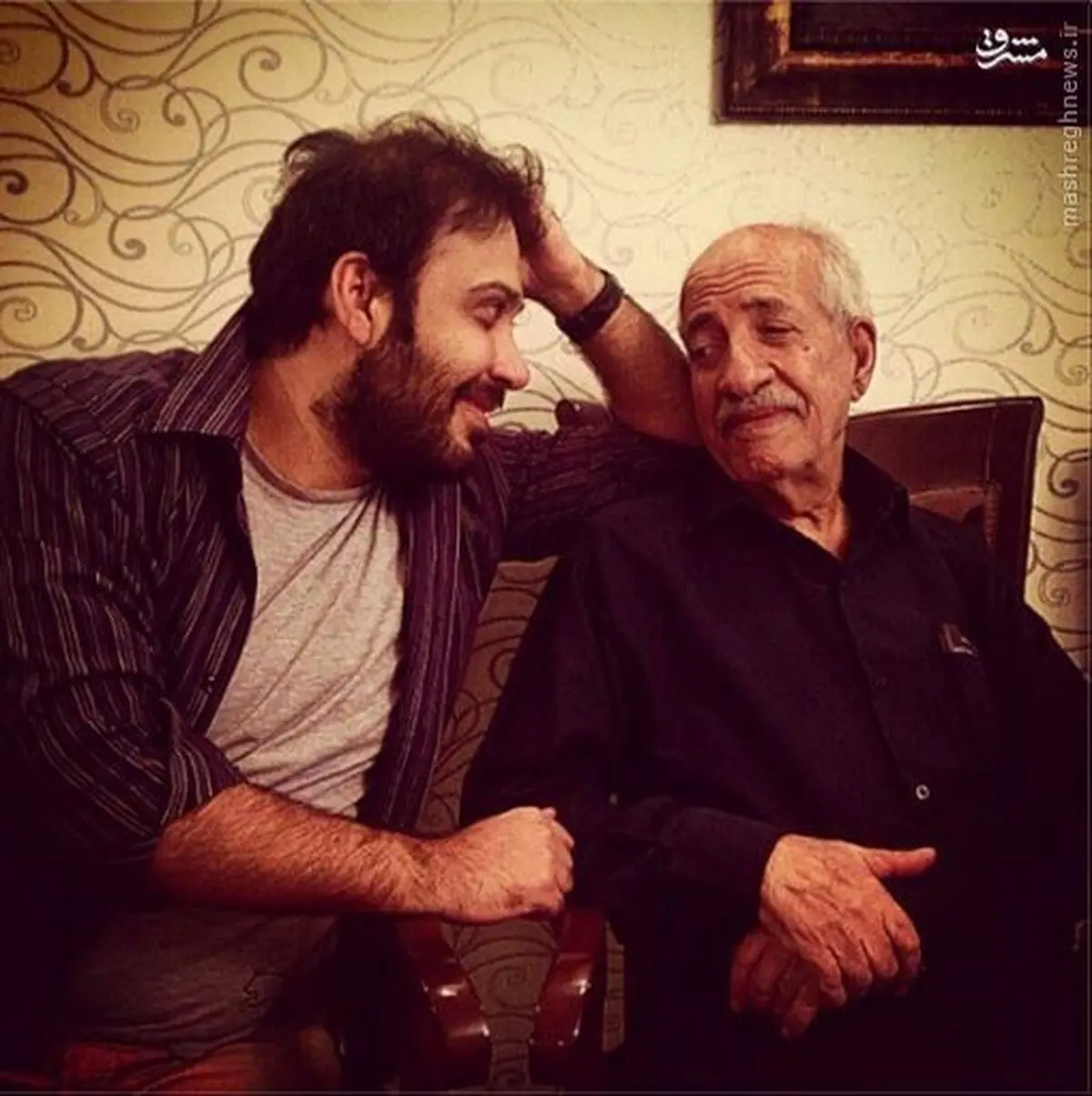 محسن چاوشی در کنار پدرش/ عکس