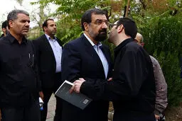 گریه رضایی در سوگ سردار همدانی/تصاویر