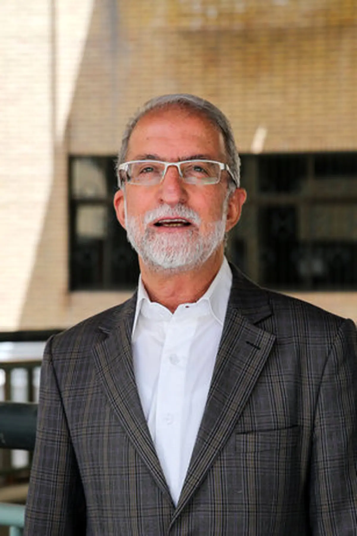 گلایه‌های پرفسور شمسی‌پور: ما «فرار مغزها» نداریم؛ آنچه وجود دارد «فراری دادن مغزها»ست