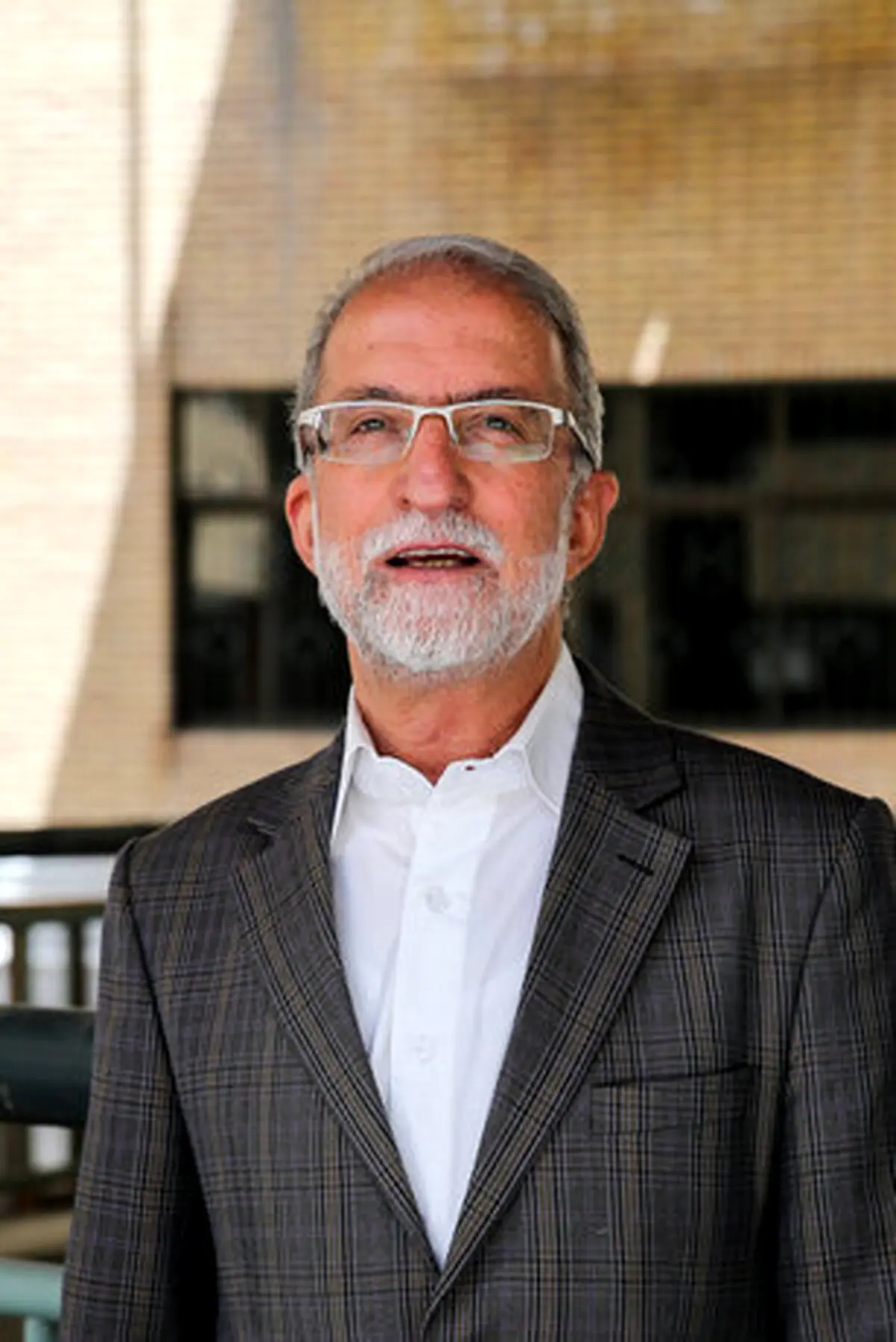 گلایه‌های پرفسور شمسی‌پور: ما «فرار مغزها» نداریم؛ آنچه وجود دارد «فراری دادن مغزها»ست