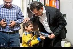 تصاویر بازدید علی دایی از انجمن حمایت از کودکان کار