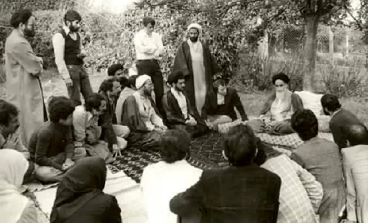 خاطره جالب حاج احمدآقا از رقابت "لوموند" و "فیگارو" برای مصاحبه با امام