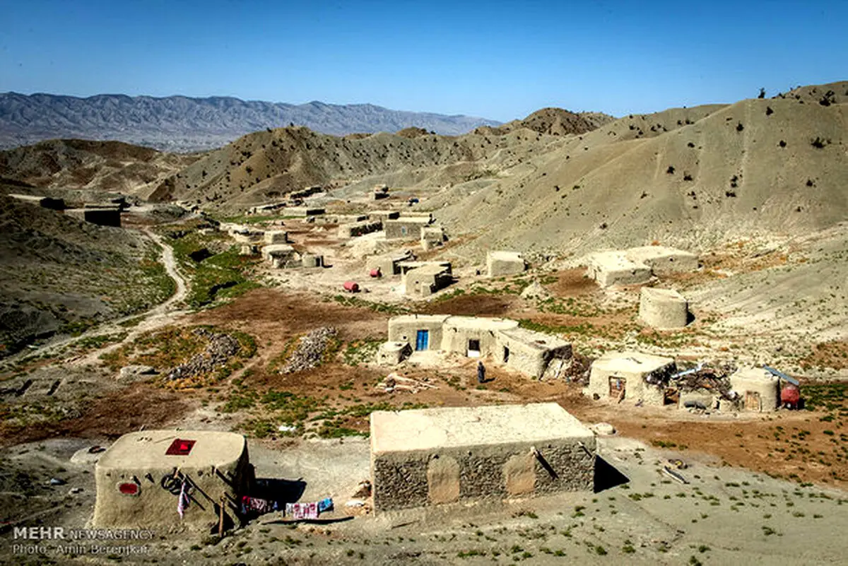 این روستا نه آب دارد نه برق /تصاویری غمناک از یک نقطه ایران