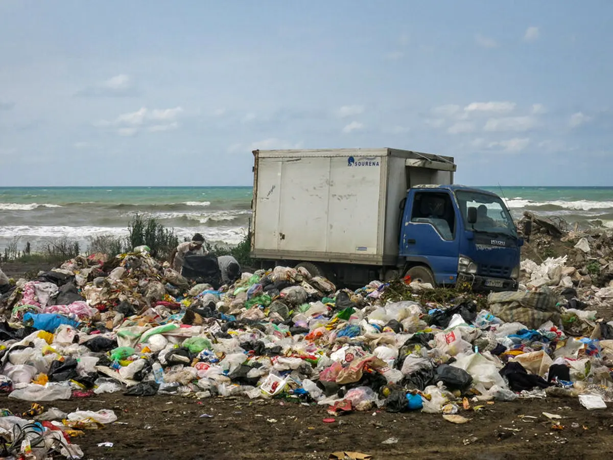 زباله هایی که ساحل دریای خزر را غیرقابل تحمل می کنند!