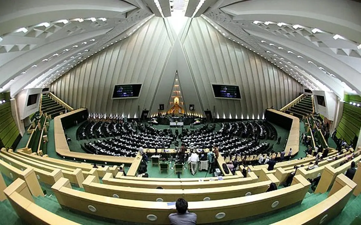 دور خوردن پایداری‌ها از یاران لاریجانی در مجلس دهم/ رادیکال‌ها تنها می‌شوند