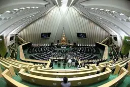 دور خوردن پایداری‌ها از یاران لاریجانی در مجلس دهم/ رادیکال‌ها تنها می‌شوند