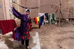 تصاویر/ زندگی زن افغان بدون دست
