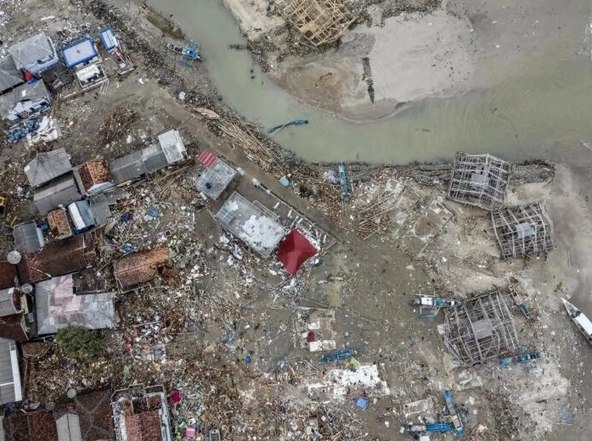 تصویر هوایی از خسارات سونامی در اندونزی / عکس