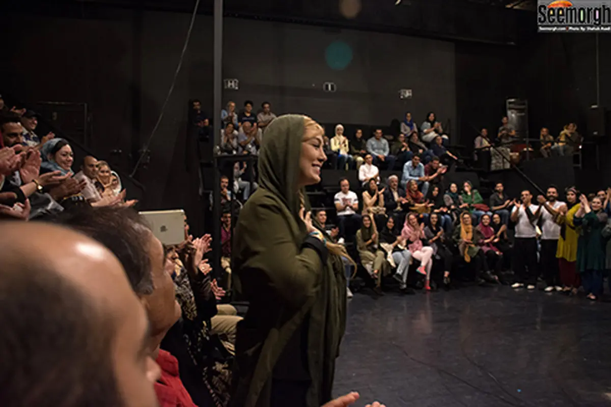 تصاویر حضور سحر قریشی, محمدرضا شریفی نیا و رز رضوی در جمع تماشاگران چلچلا