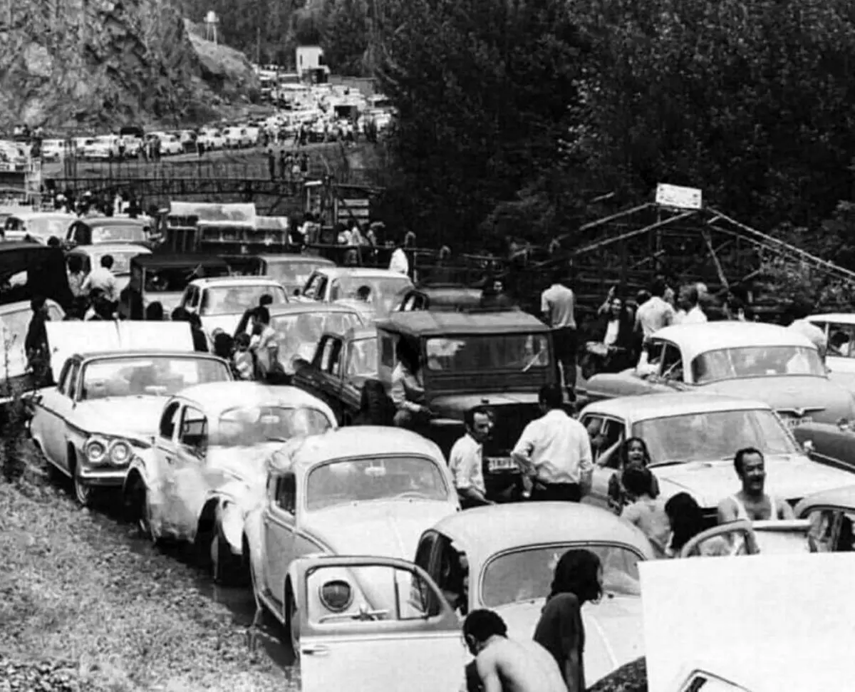 تصویری از ترافیک جاده چالوس در سال ۱۳۴۰/ عکس