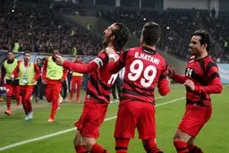 قلب نوری تقدیم به هواداران پرسپولیس(عکس)